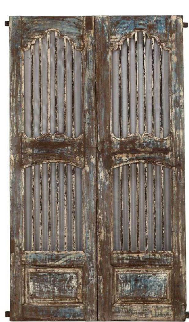 100 x 4 x 171 cm.